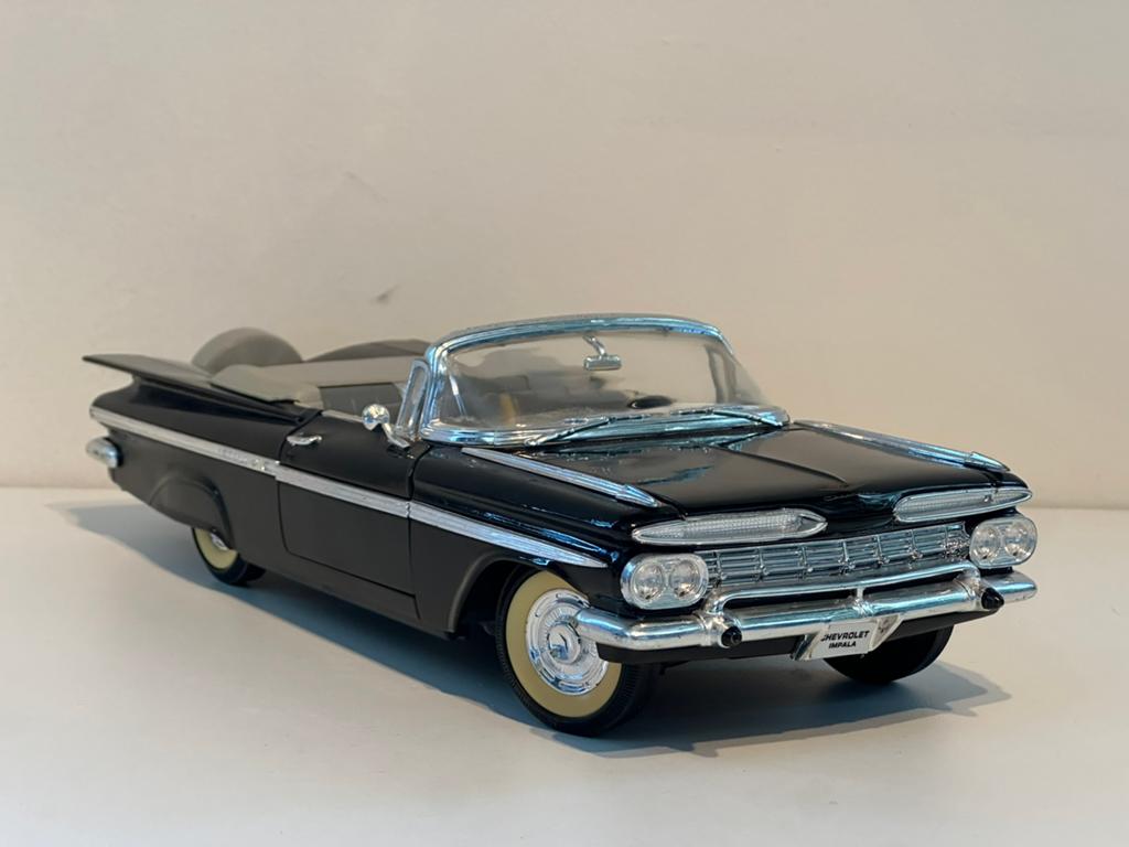 Chevrolet Impala Cabriolet (1959) | Road Signature | 1:18, Ophalen of Verzenden, Zo goed als nieuw, Overige merken