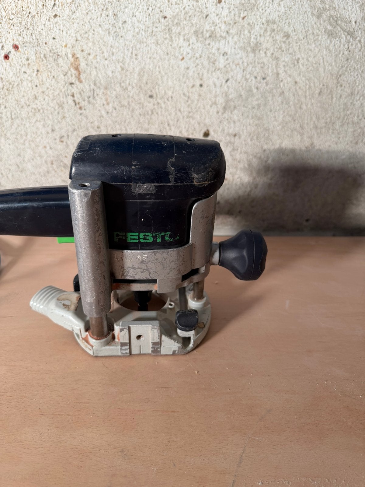 Festool bovenfrees - Krachtige en betrouwbare freesmachine, Doe-het-zelf en Verbouw, Gereedschap | Freesmachines, Ophalen of Verzenden