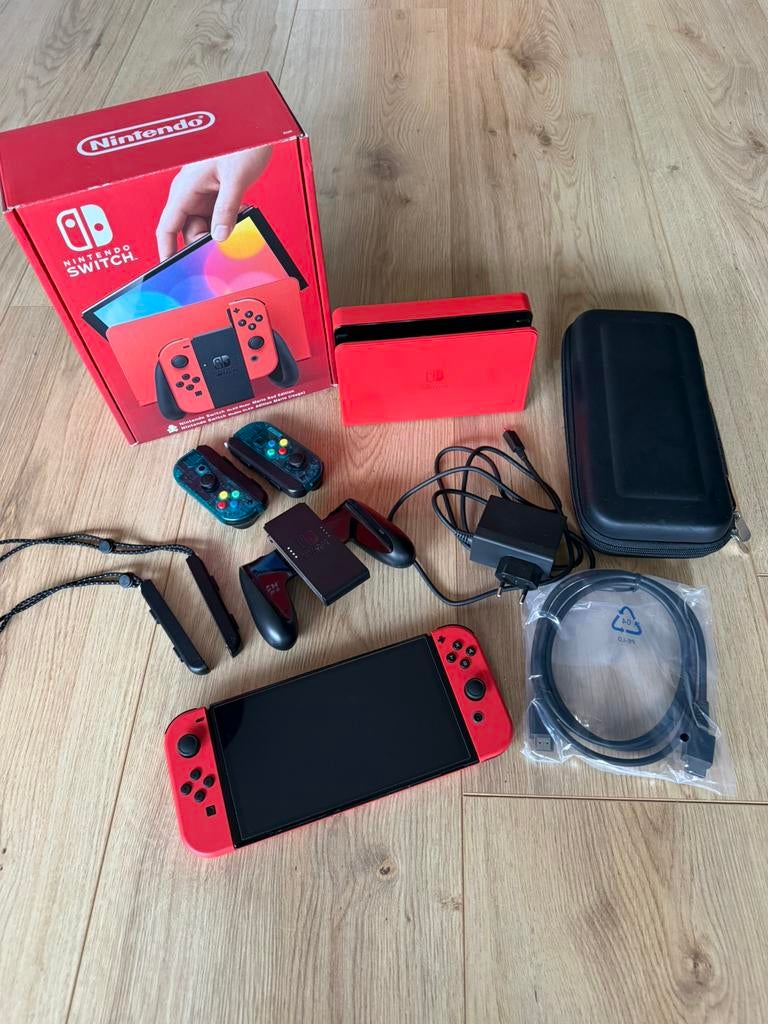 Nintendo Switch OLED Mario Rood MEGA Pakket + Veel Extra’s, Spelcomputers en Games, Spelcomputers | Nintendo Switch, Ophalen of Verzenden