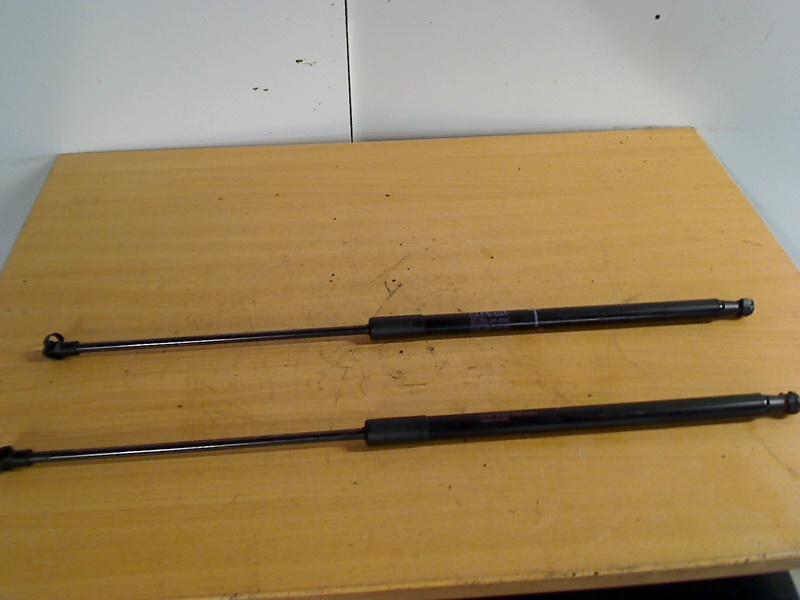 Gasdrukveerset Achter Toyota Aygo (B40) 2016 689500h030, Gebruikt, Kundenbetreuung@toyota.de, Toyota-Allee 2, Köln 50858, , Duitsland