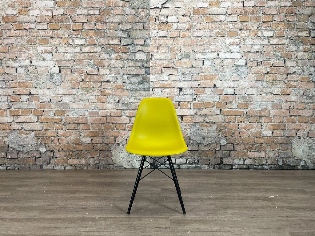 Vitra DSW mosterd/zwart bij TheReSales, Huis en Inrichting, Stoelen, Ophalen, Overige kleuren, Design, Hout
