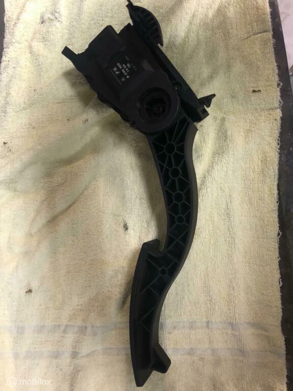 Mercedes w176 w246 X156 Gaspedaal A2463001404, Gebruikt, Mercedes-Benz, Ophalen of Verzenden, Mercedes-Benz