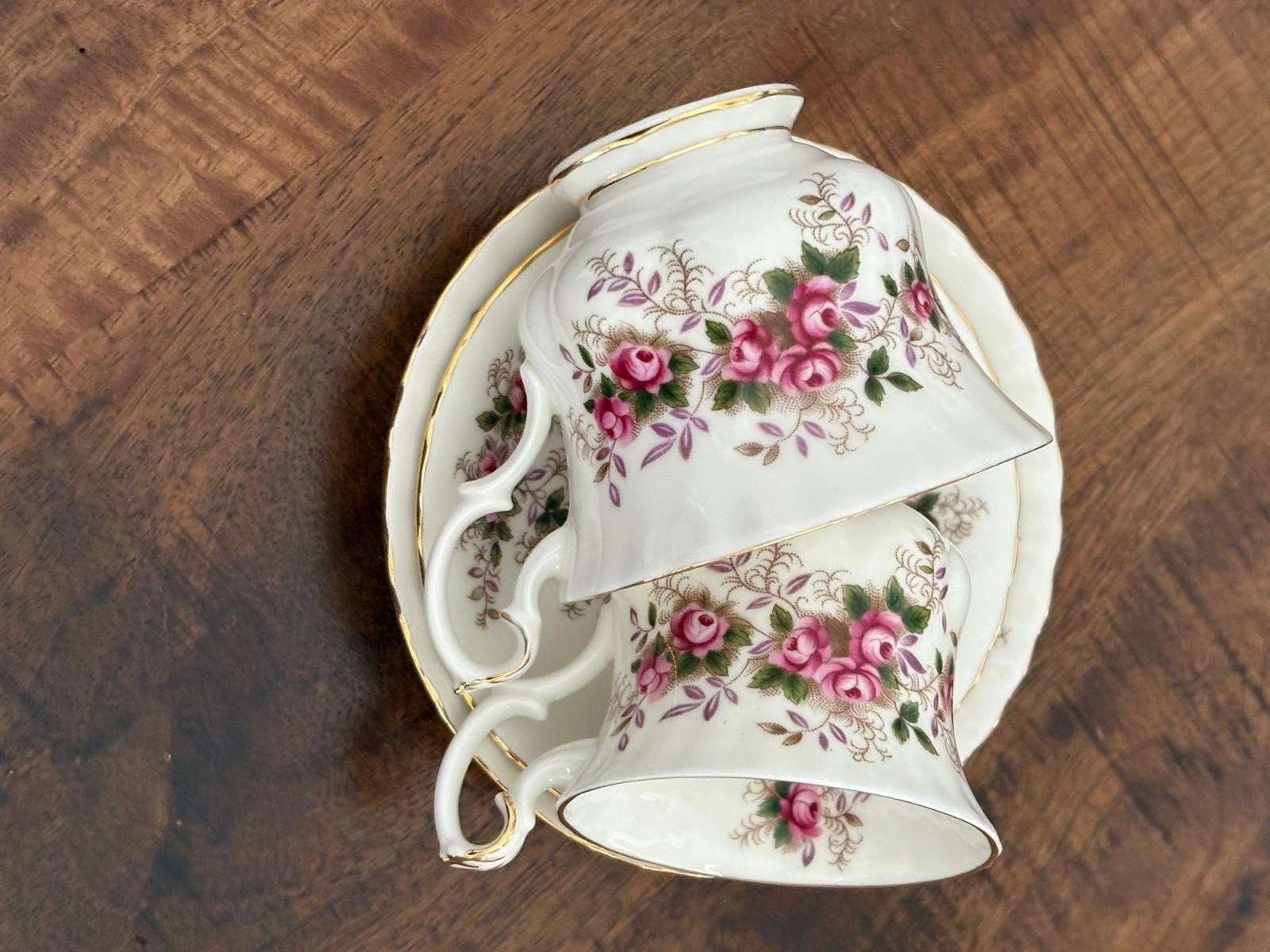 Royal Albert Lavender Rose kop en schotel bone china (set)
V, Ophalen of Verzenden
