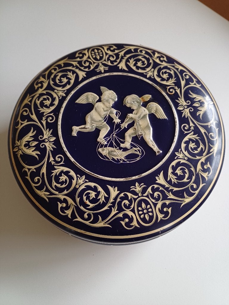 Oude beschuitbus met een afbeelding van engelen, Ophalen of Verzenden