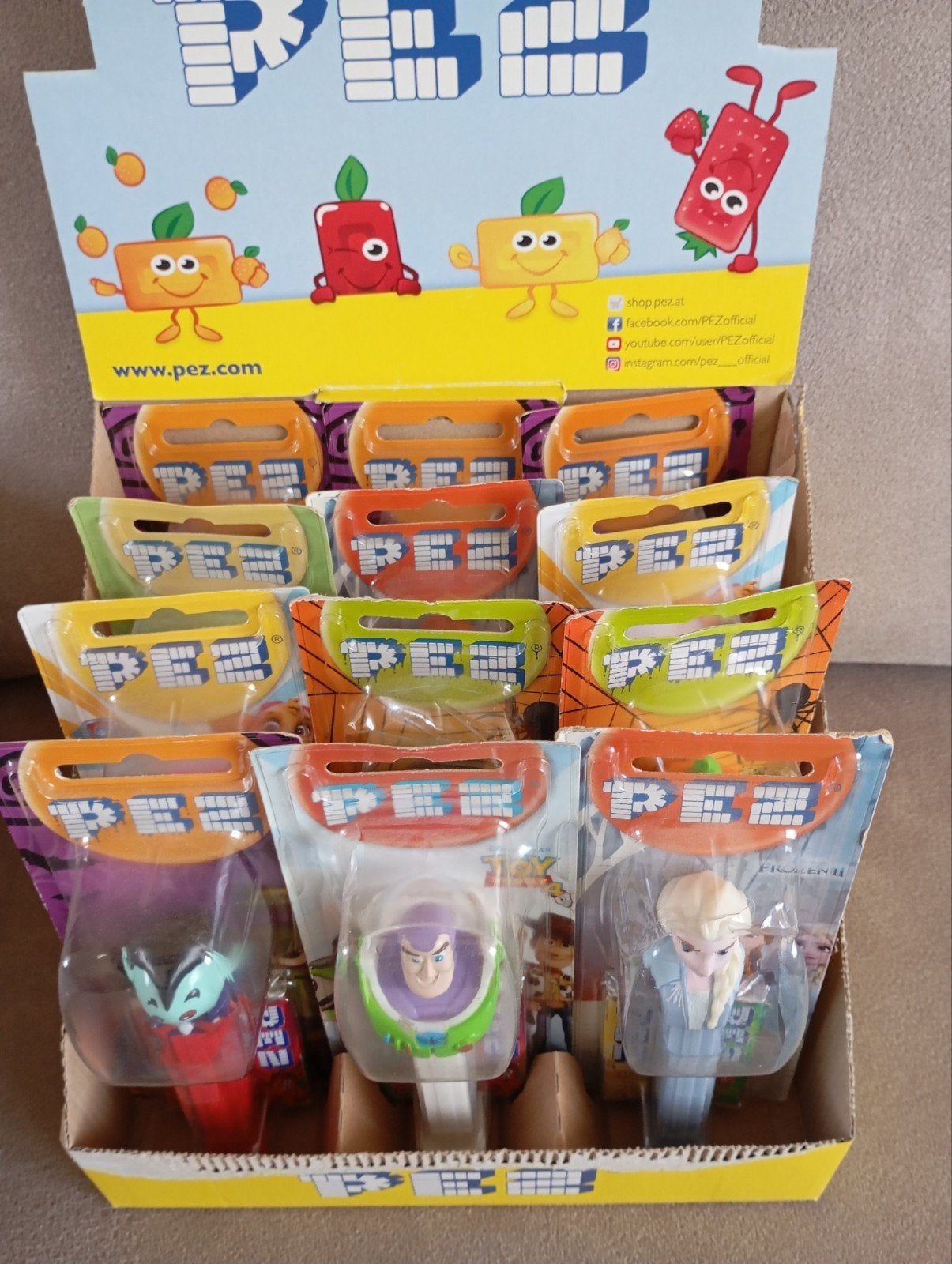 12 PEZ Dispensers - Diverse Collectie (snoepjes over datum), Ophalen of Verzenden, Nieuw