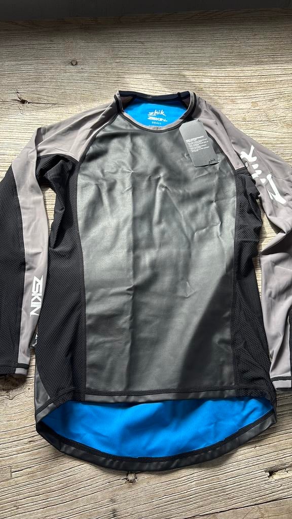 Zhik hybrid top lycra nieuw, Watersport en Boten, Ophalen of Verzenden, Nieuw, Overige typen
