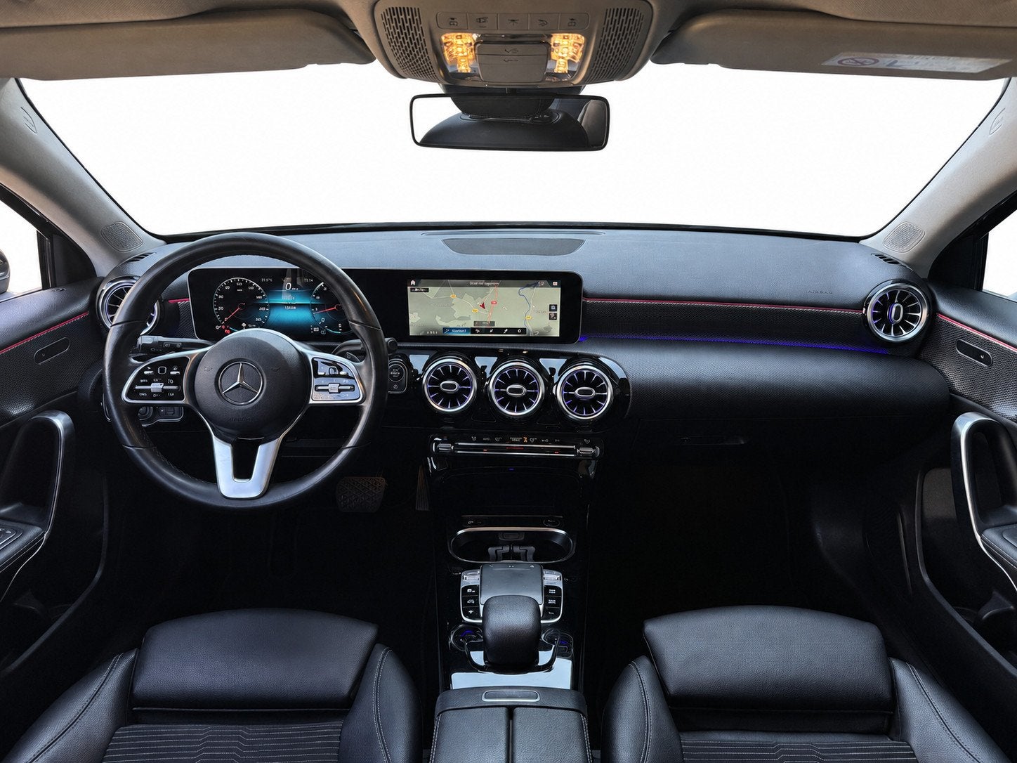 Mercedes-Benz A-klasse 200 | Widescreen | Carplay | Sfeerver, Dealer onderhouden, Gebruikt, 4 cilinders, Met garantie (alle)