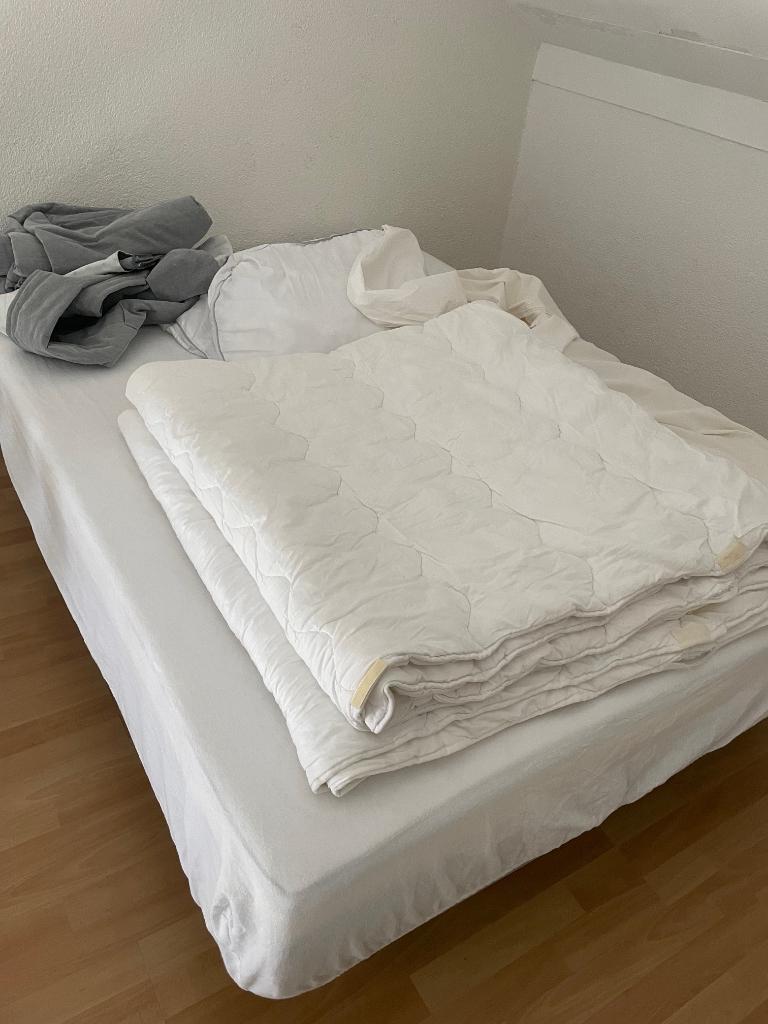 Ikea bedbank, Huis en Inrichting, Slaapkamer | Slaapbanken, Ophalen, Tweepersoons, 140 cm, Zo goed als nieuw