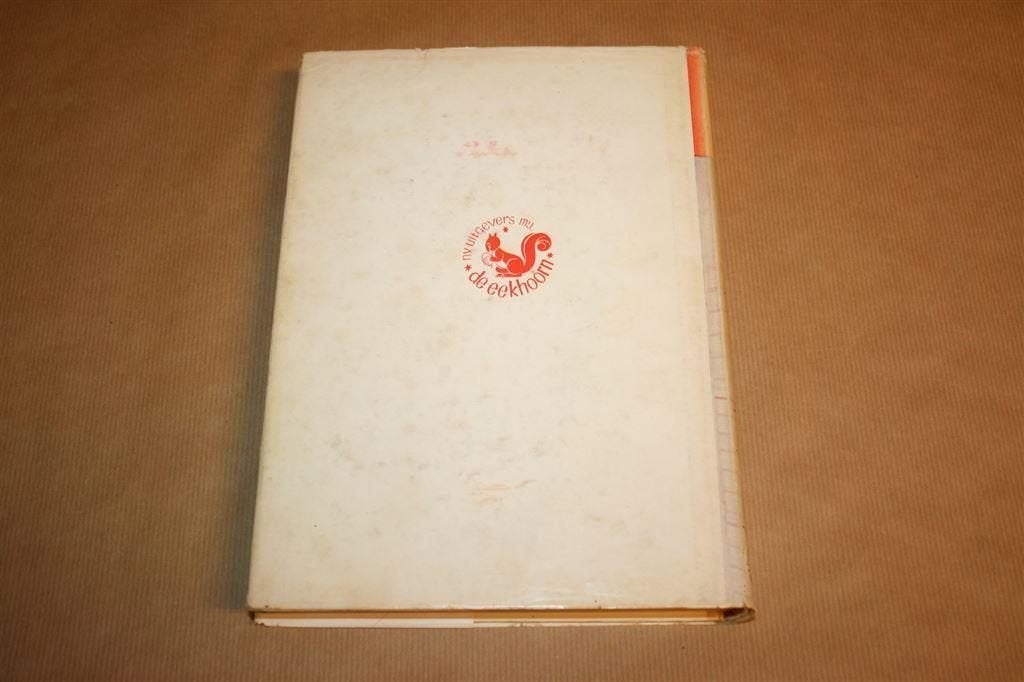 Hoog spel in Hong-Kong. Willy vd Heide. 1e druk 1958., Ophalen of Verzenden, Gelezen