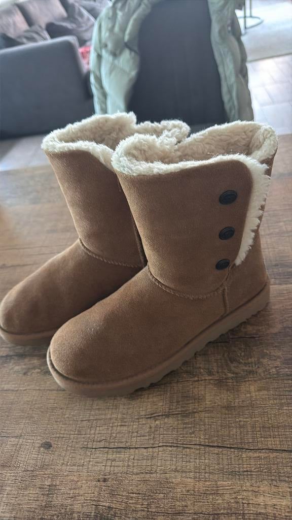UGG laarzen bruin 39, Ophalen of Verzenden, Gedragen, Bruin, Lage of Enkellaarzen