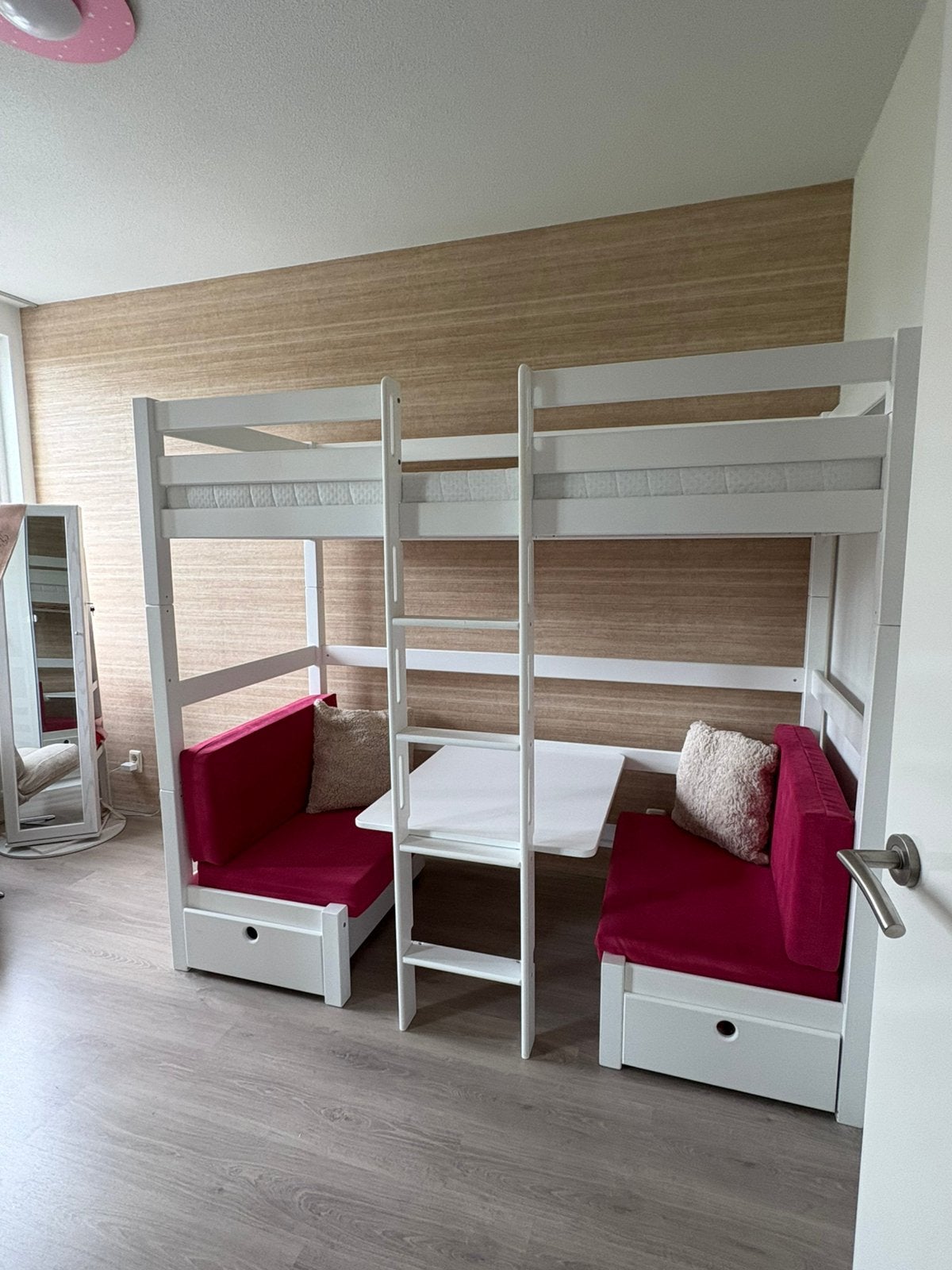 Hoogslaper / stapelbed met tafeltje en bankjes, Kinderen en Baby's, Ophalen, Zo goed als nieuw, Hoogslaper