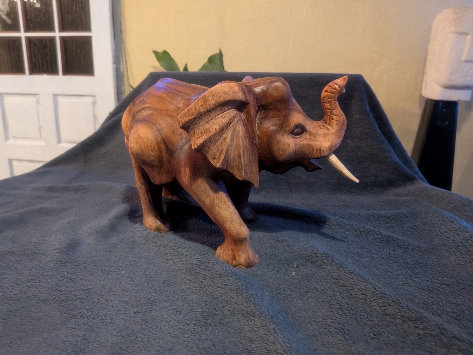 Prachtig handgesneden houten olifant beeld, Ophalen of Verzenden, 20 - 50 cm, Beeld, Hout
