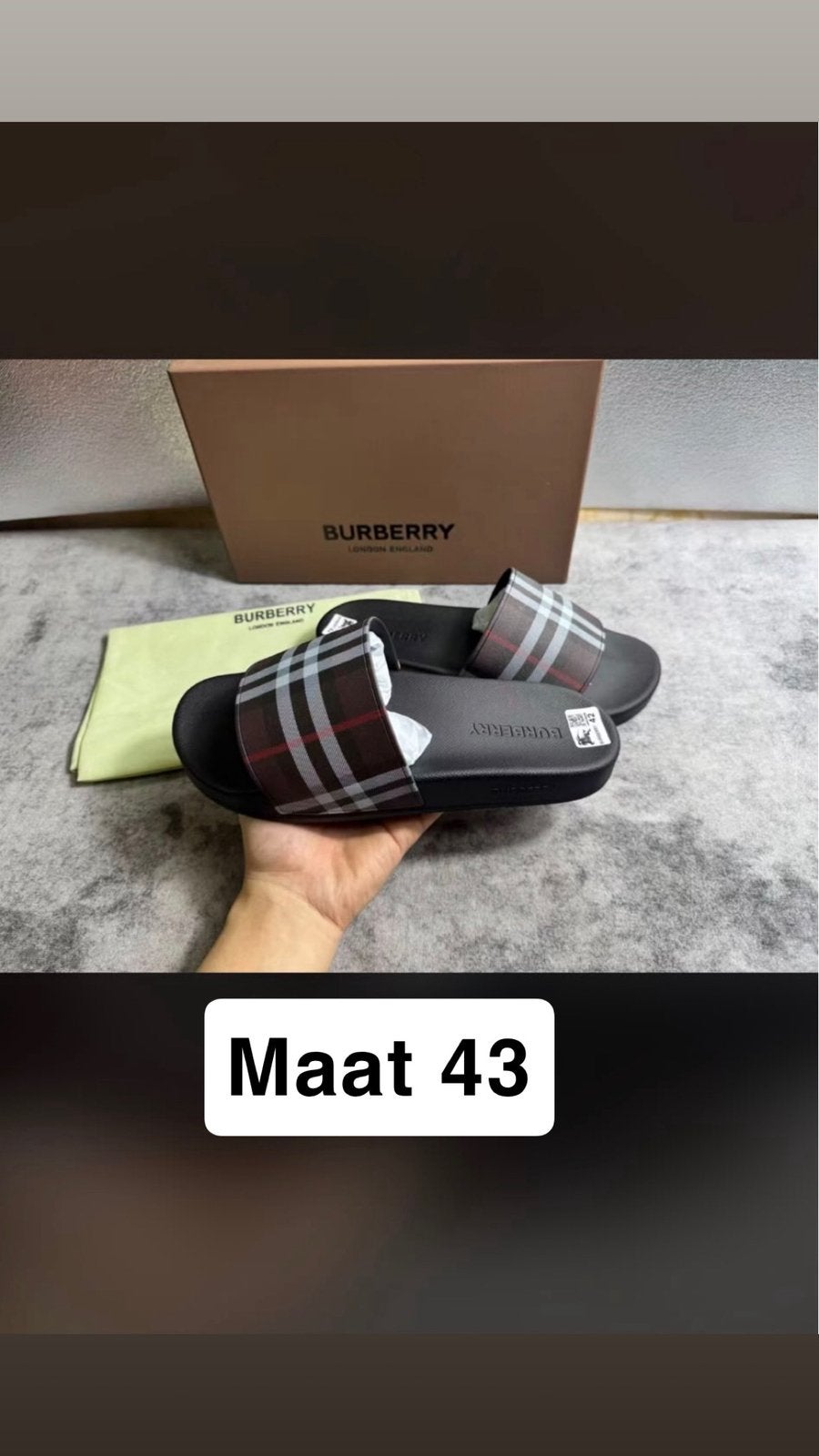 Burberry, Ophalen of Verzenden, Zo goed als nieuw, Zwart, 105 tot 115 cm