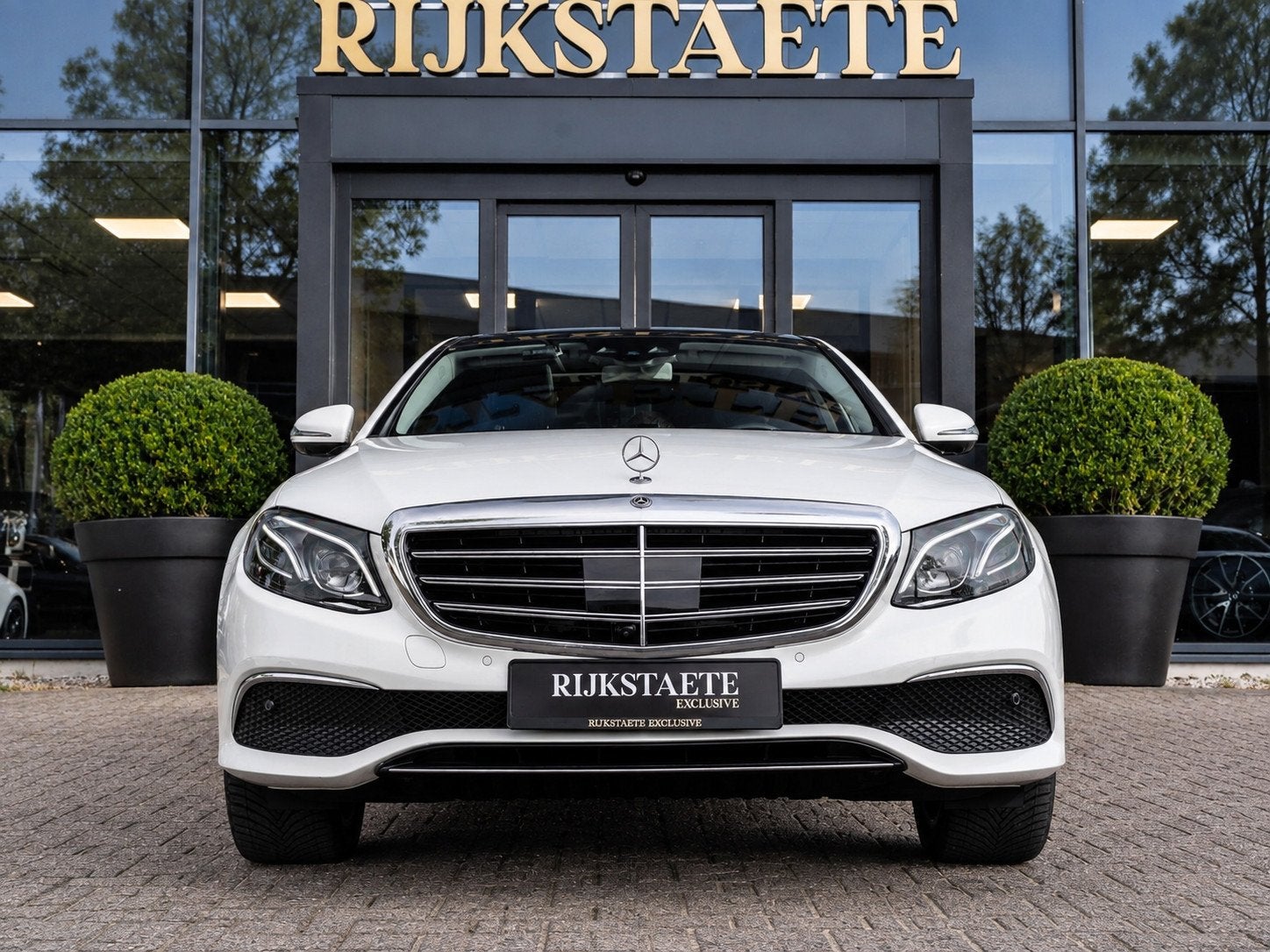 Mercedes E-klasse E400 4Matic AMG|PANO|BURMESTER|ACC|360, Auto's, Gebruikt, Met garantie (alle), Adaptive Cruise Control, Wit