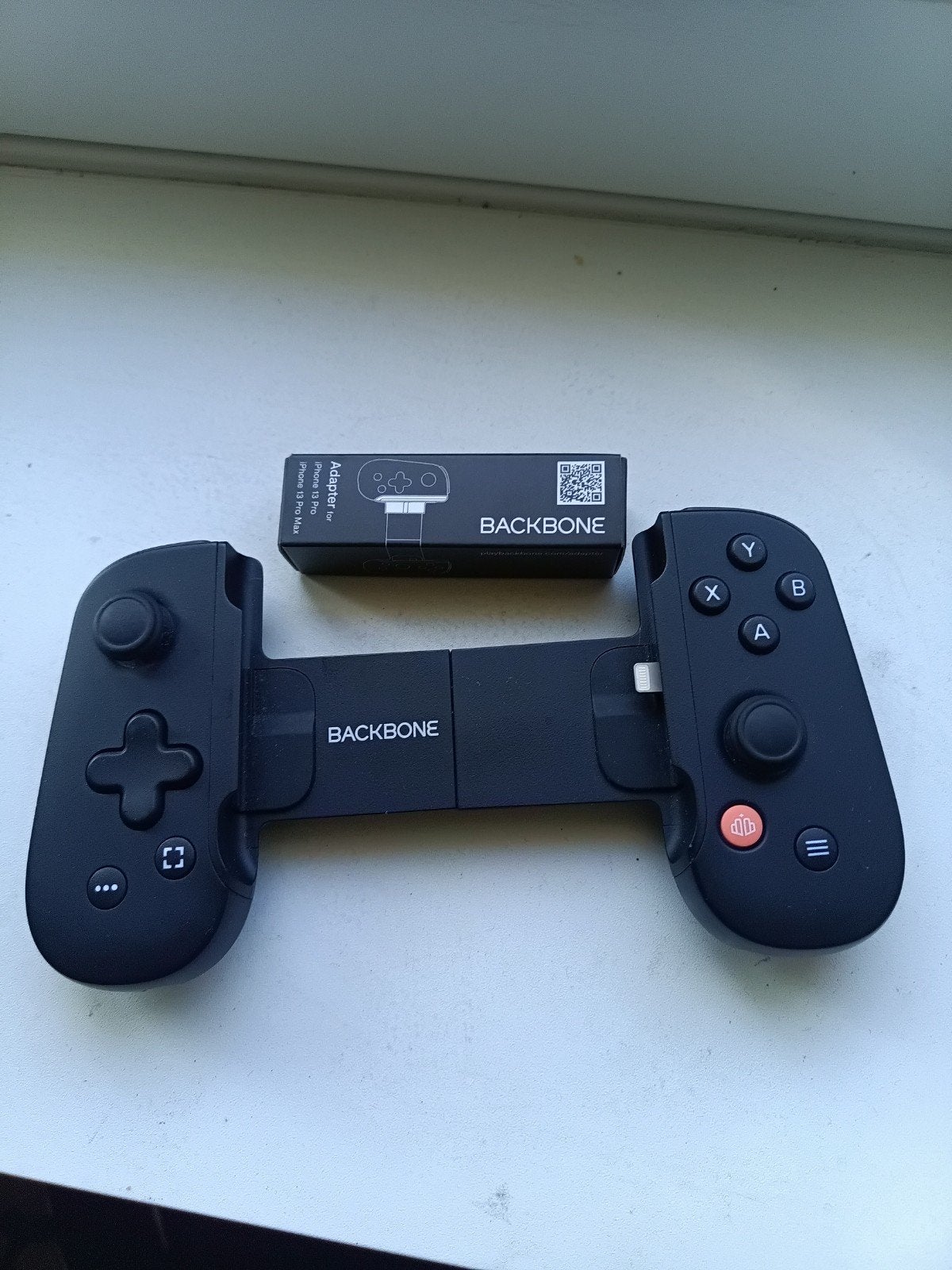 Backbone One Mobile Gaming Controller voor iPhone, Backbone, Ophalen of Verzenden, Zo goed als nieuw, Mobiel
