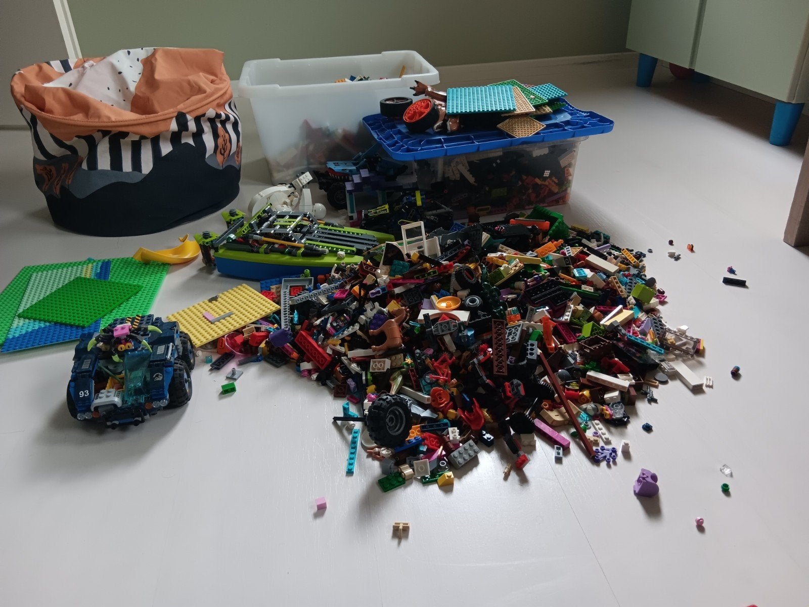 15 kilo Lego met voertuigen en grondplaten, Ophalen, Gebruikt, Overige thema's, Lego