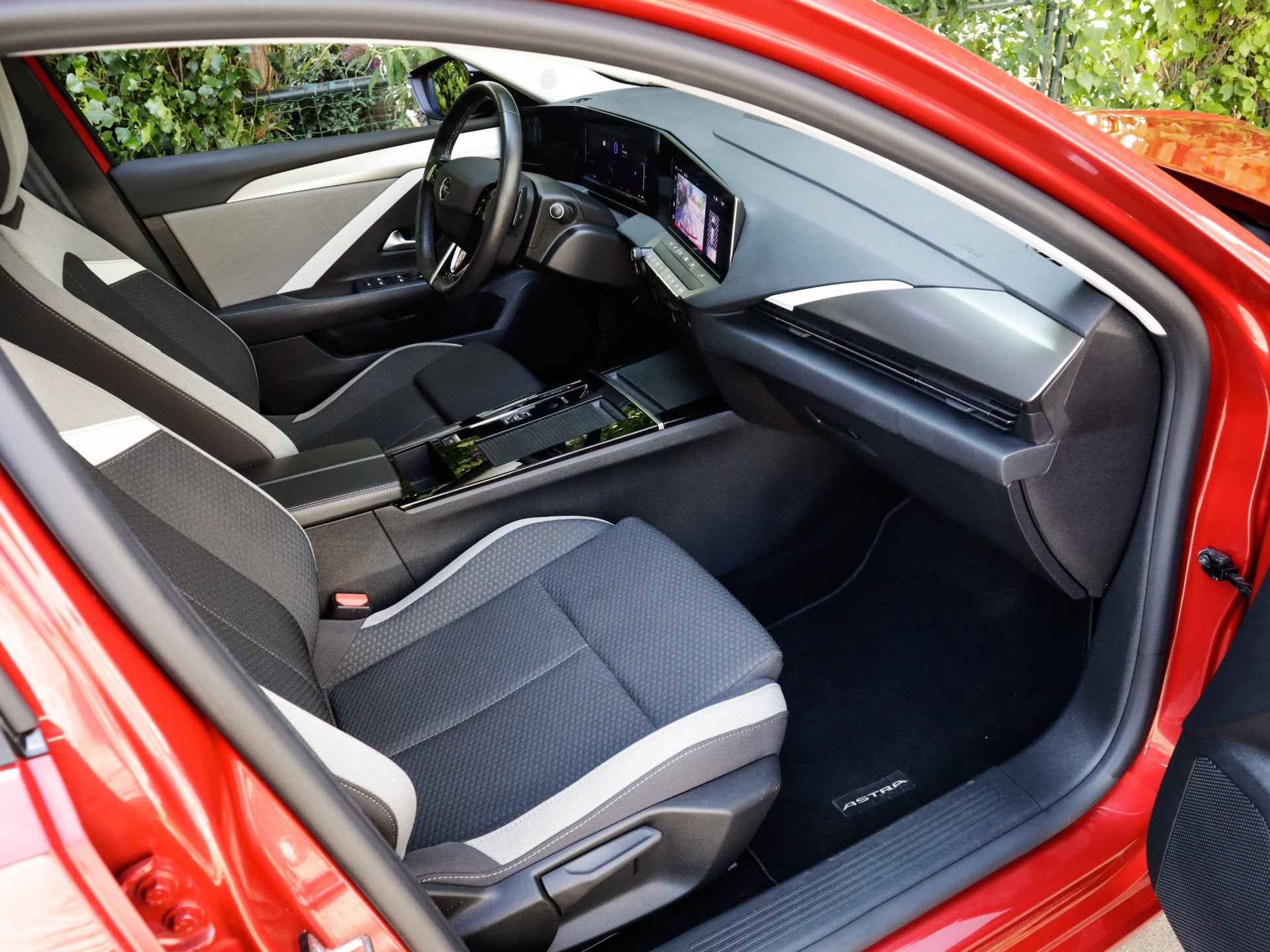 Opel Astra Sports Tourer 1.6 Hybrid Business Edition 1e-Eig., Auto's, 12 maanden, Stof, Gebruikt, 4 cilinders