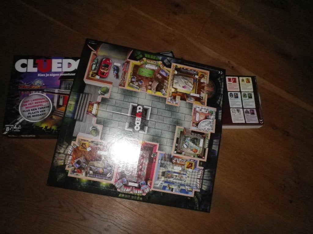 Foto 4 van Cluedo vierkante doos van Hasbro
