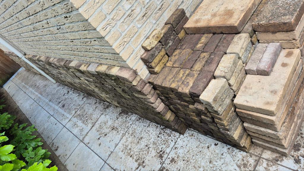 Gratis betonnen klinkers (bonte kleur), Tuin en Terras, Tegels en Klinkers, Ophalen, Gebruikt, Klinkers, 10 m² of meer
