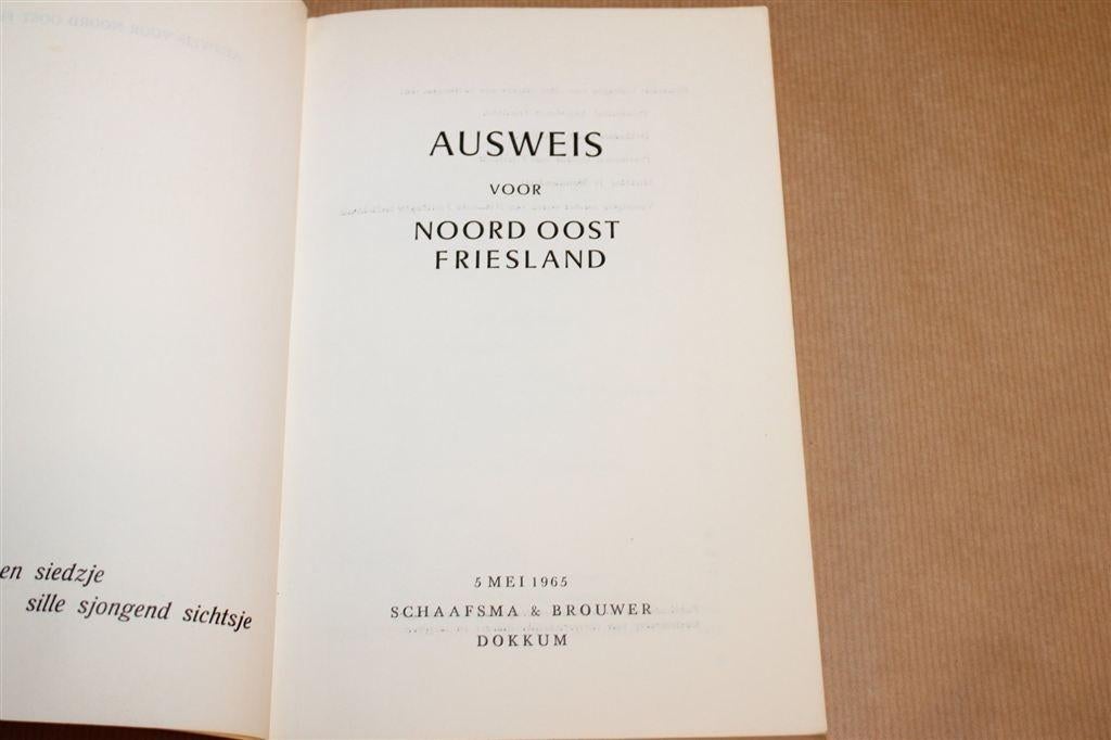 Ausweis voor Noord Oost Friesland — WOII 1965, Boeken, Ophalen of Verzenden, Gelezen