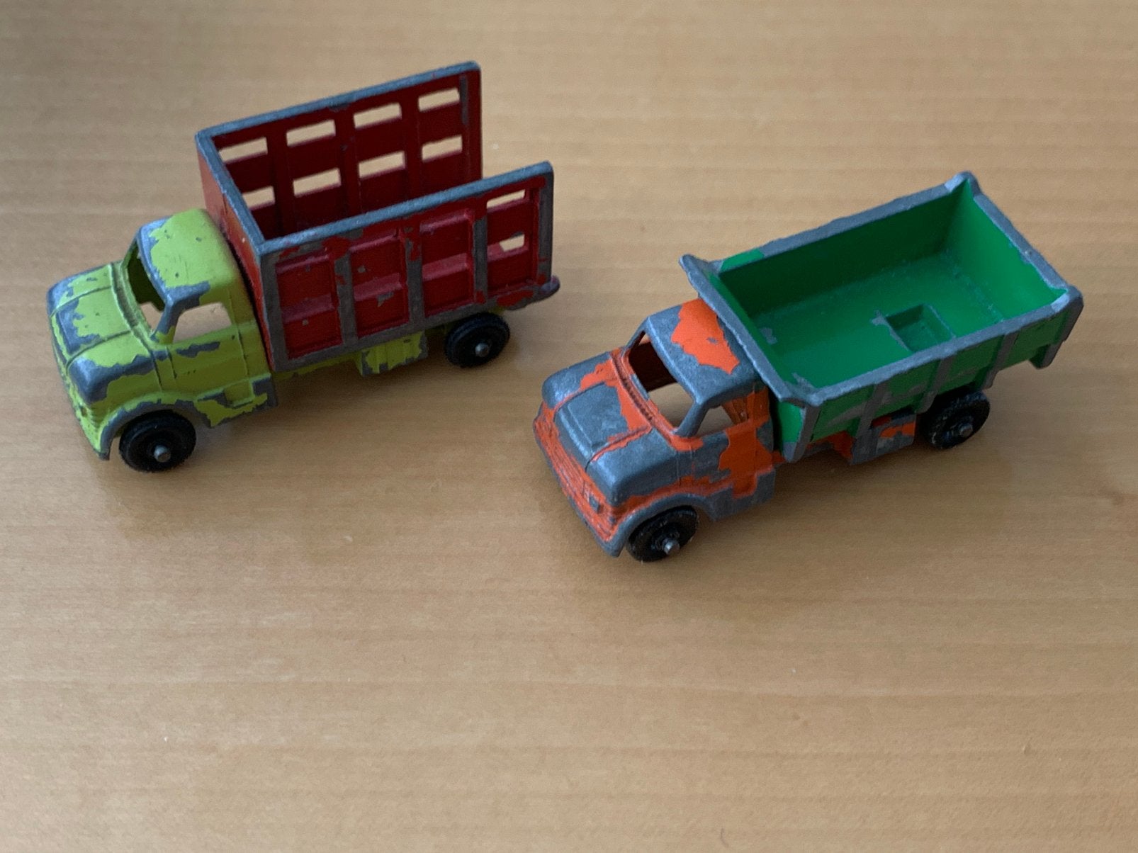 Tuf tots 2 stuks, Hobby en Vrije tijd, Ophalen of Verzenden, Gebruikt, Bus of Vrachtwagen