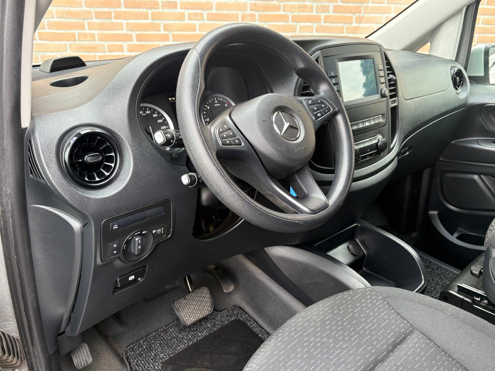 Mercedes-Benz Vito 114CDI 136PK 9G-Tronic / Camera / Navigat, Auto's, Automaat, Gebruikt, 4 cilinders, Bedrijf