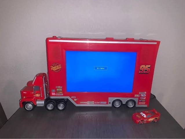 Zeldzame Disney Cars Mack Truck TV met Lightning McQueen, 50 Hz, Zo goed als nieuw, Minder dan 40 cm, Ophalen
