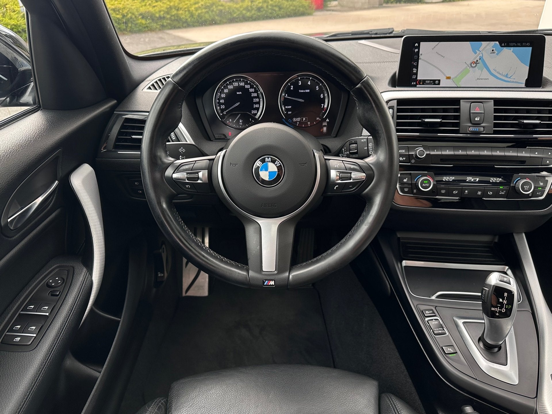 BMW 1-serie 118i M-Sport High Executive|Panodak|Dealer Ond|1, Auto's, Dealer onderhouden, Gebruikt, Parkeerassistent, Bedrijf