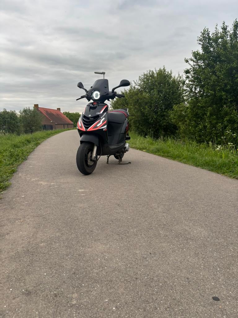 Piaggio Zip iGet 2018, Ophalen, Gebruikt, Maximaal 45 km/u, Zip