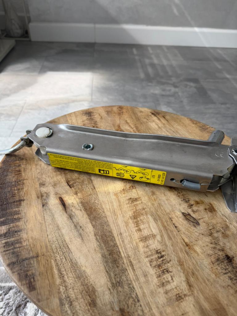 Krik Audi A2, Auto diversen, Krikken, Ophalen, Zo goed als nieuw, Manueel, Schaarkrik