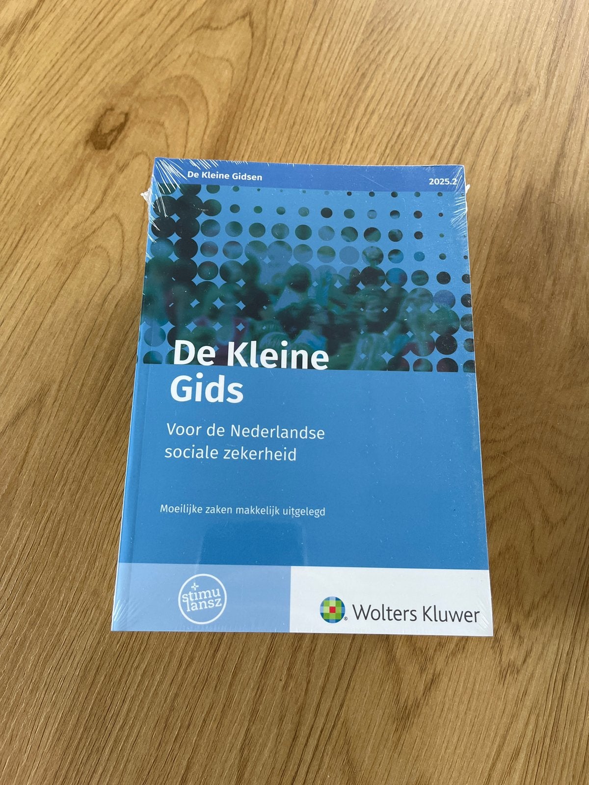 De kleine gids voor de nederlandse sociale zekerheid 2025.2, Boeken, Ophalen of Verzenden, Zo goed als nieuw, Sociale wetenschap