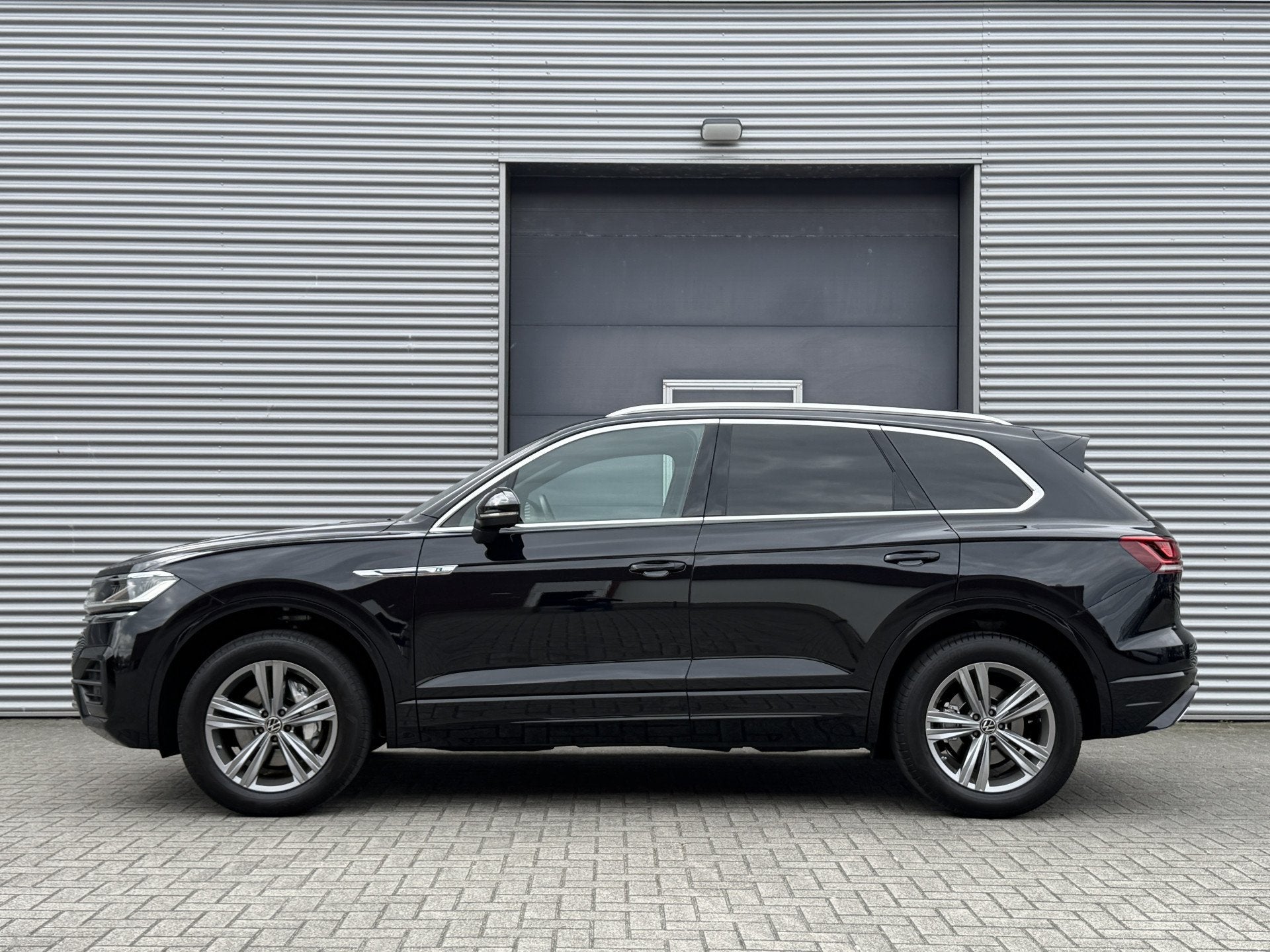 Volkswagen Touareg 3.0 TDI R-Line I Aut. I Grijs Kenteken I, Automaat, Gebruikt, Zwart, Zwart