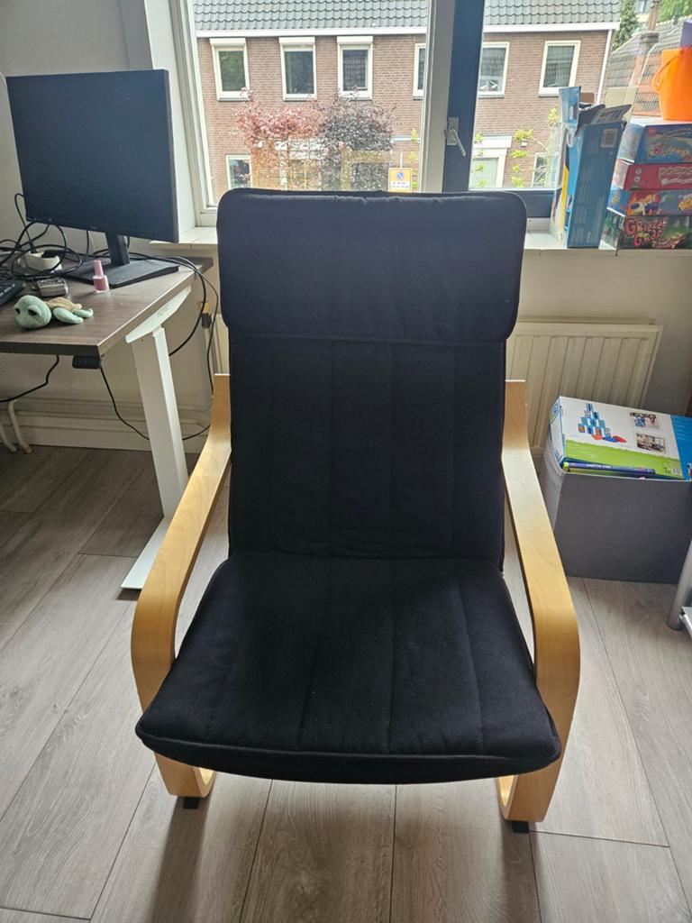 Comfortabele schommelstoel met zwarte bekleding, Ophalen, Modern, Comfortabel, Gebruikt, Zwart