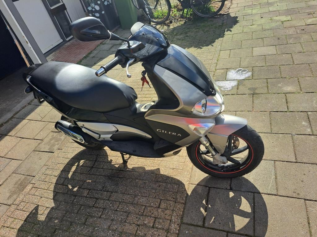 Te koop Gilera Runner rst 50cc  2e eigenaar 2006 27275km, Ophalen, Gebruikt