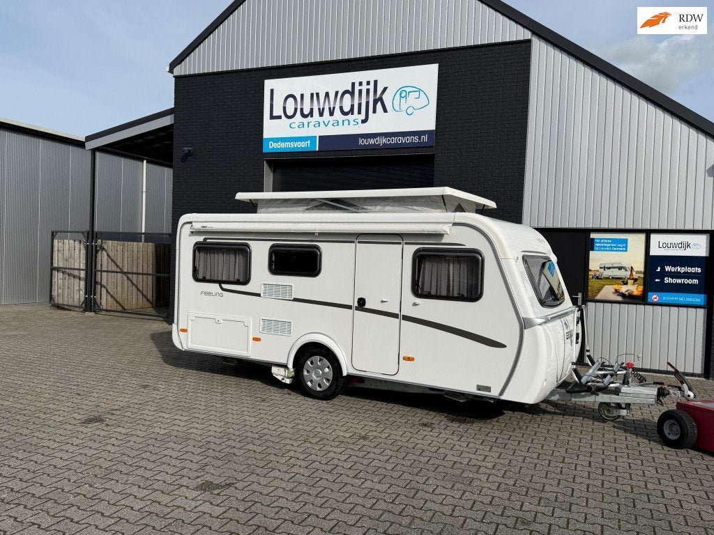 ERIBA Feeling 425 ’20 (Mover, Vastbed, Hefdak), Caravans en Kamperen, Vast bed, Bedrijf, Treinzit, 750 - 1000 kg