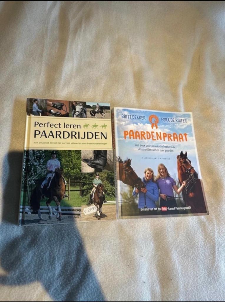 2 boeken over paardrijden: Perfect leren Paardrijden & Paard, Boeken, Dieren en Huisdieren, Verzenden, Zo goed als nieuw, Paarden of Pony's