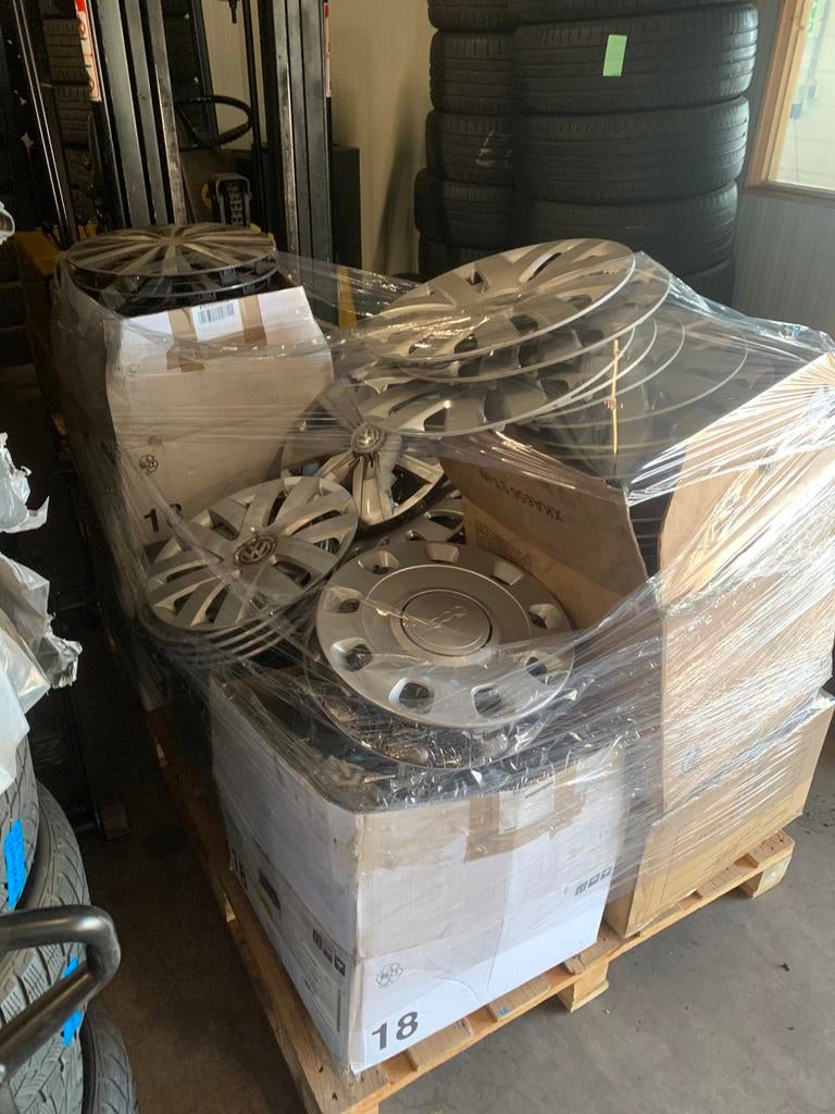 PARTIJ WIELDOPPEN VW AUDI PEUGEOT FIAT 14 15 16 inch 30 sets, MB, ., Banden en Velgen, 17 inch