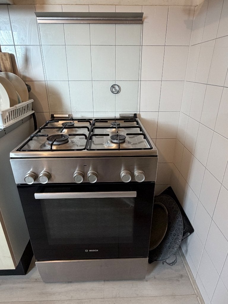 Gasfornuis Bosch te koop, Ophalen, 4 kookzones, Zo goed als nieuw, Gas
