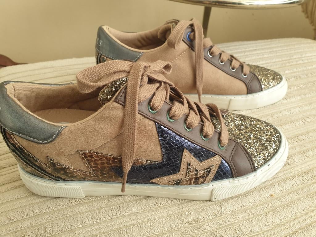 Guess gympen 38, Ophalen of Verzenden, Zo goed als nieuw, Zwart, Sneakers of Gympen