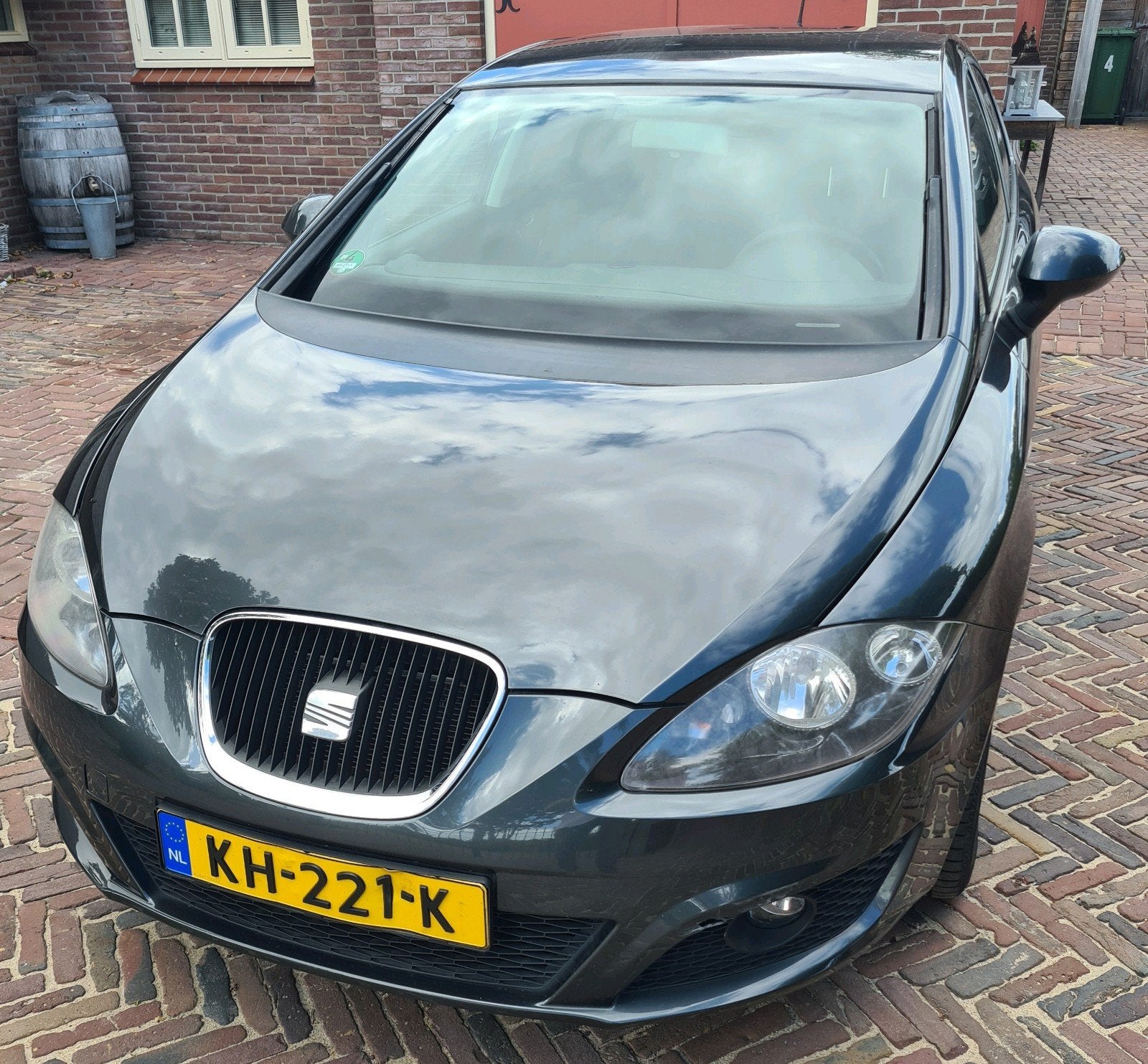 Seat Leon 1.2 TSI 77KW 2011 zwart 202.000 km lekker zuinig, Auto's, Voorwielaandrijving, Euro 5, Stof, Zwart