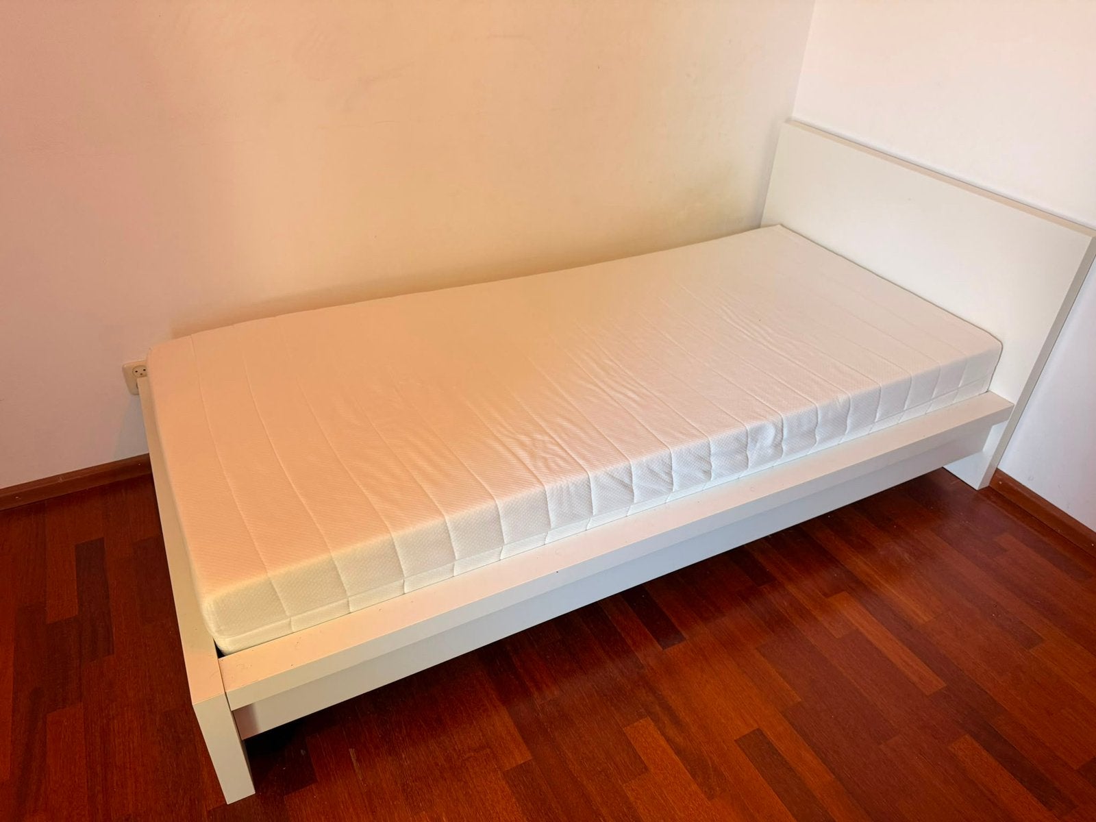 Ikea eenpersoonsbed ombouw, wit, zonder matras, lattenbodem, Ophalen, 90 cm, Eenpersoons, Wit