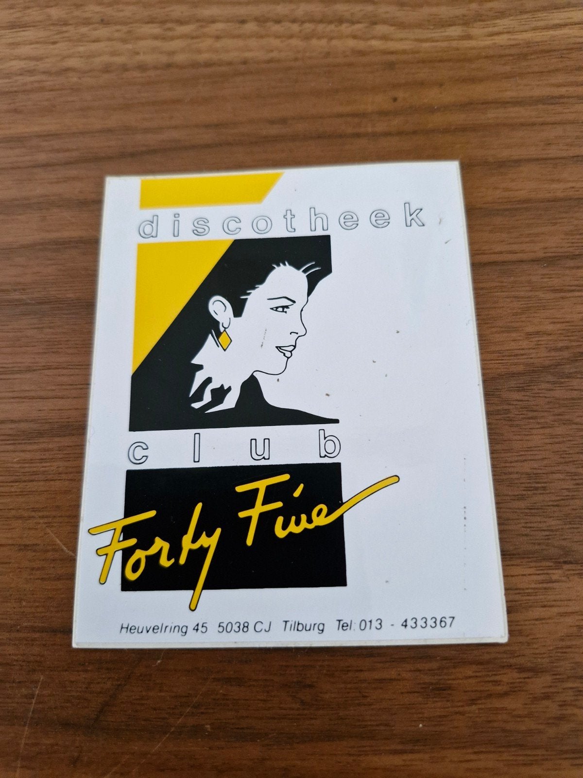 9949 Vintage sticker Discotheek Club Forty Five Tilburg, Verzamelen, Stickers, Ophalen of Verzenden, Gebruikt, Bedrijf of Vereniging