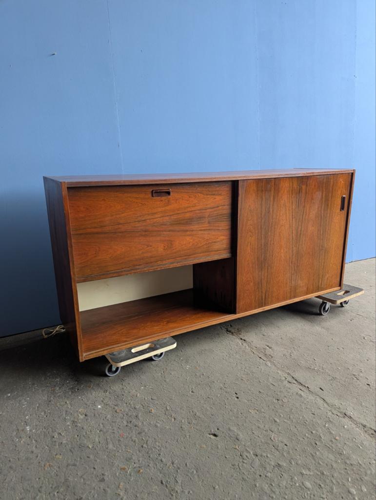 Vintage teak highboard/ dressoir met bar gedeelte 1960s, Huis en Inrichting, Kasten | Dressoirs, Ophalen, 25 tot 50 cm, Teakhout