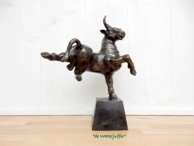 225* Bronzen stier op sokkel (Boven €75 geen verzendkosten), Tuin en Terras, Tuinbeelden, Ophalen of Verzenden, Nieuw, Overige materialen