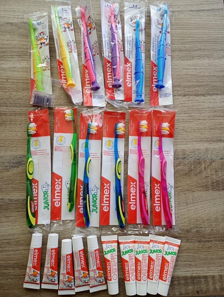 525 Elmex Kinder tandenborstels + 525 Mini tubes Tandpasta, Ophalen, Nieuw, Tandenborstel