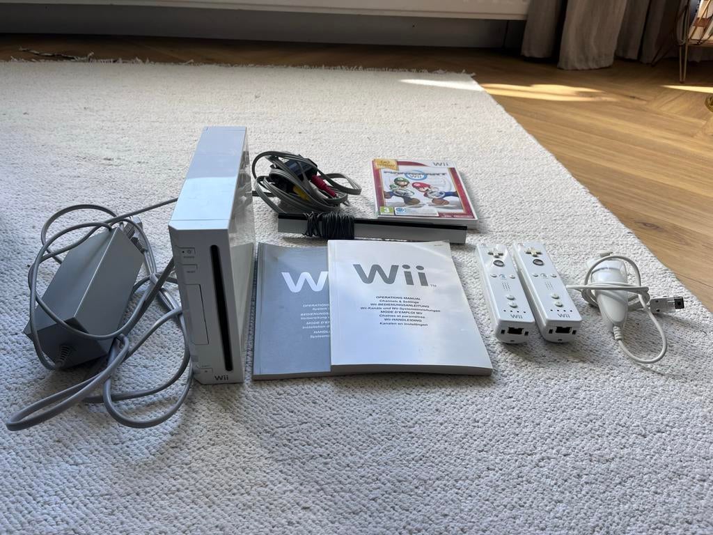 Complete Wii set met diverse spellen en Band Hero, Ophalen, Gebruikt, Met 2 controllers, Met games