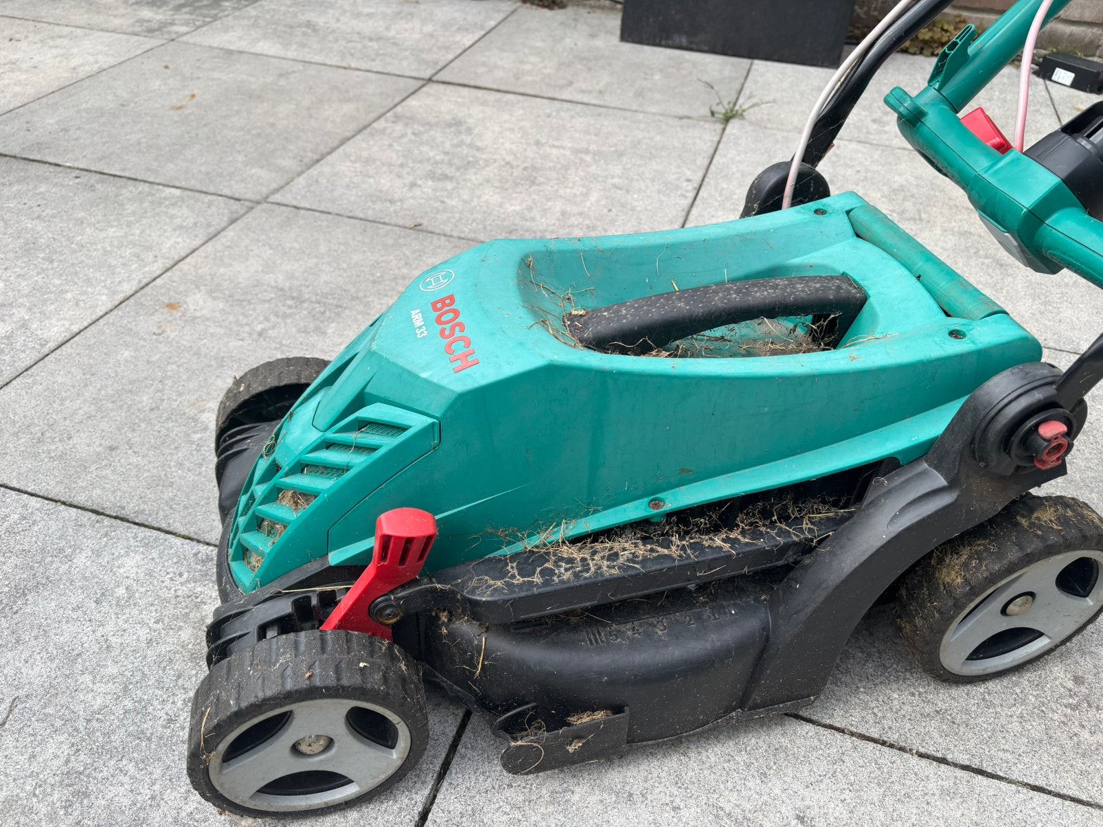Bosch ARM 33 elektrische grasmaaier in prima staat, Ophalen of Verzenden, Zo goed als nieuw