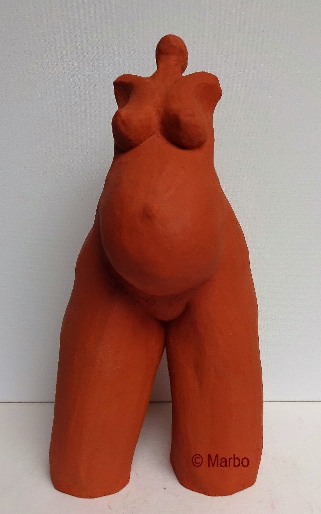 beeld hoogzwanger, Antiek en Kunst, Kunst | Beelden en Houtsnijwerken, Ophalen of Verzenden, Handgemaakt, 20 - 50 cm, Steen of Keramiek