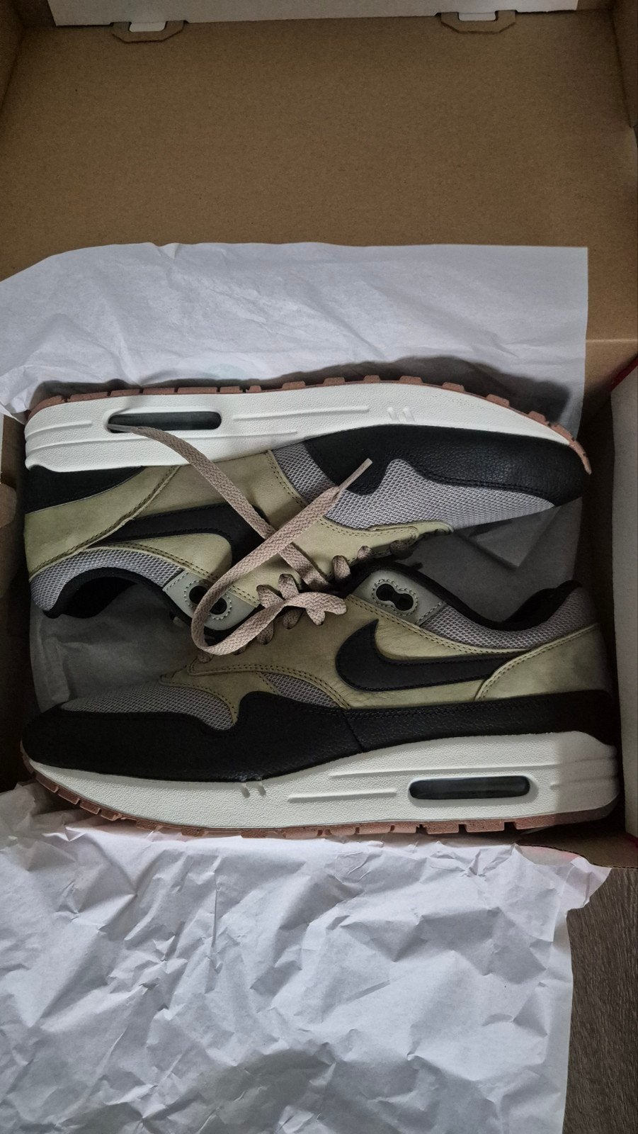 Gloednieuwe Nike Air Max 1 in doos. Nooit gedragen., Kleding | Heren, Nike air max, Nieuw, Ophalen of Verzenden, Sneakers of Gympen
