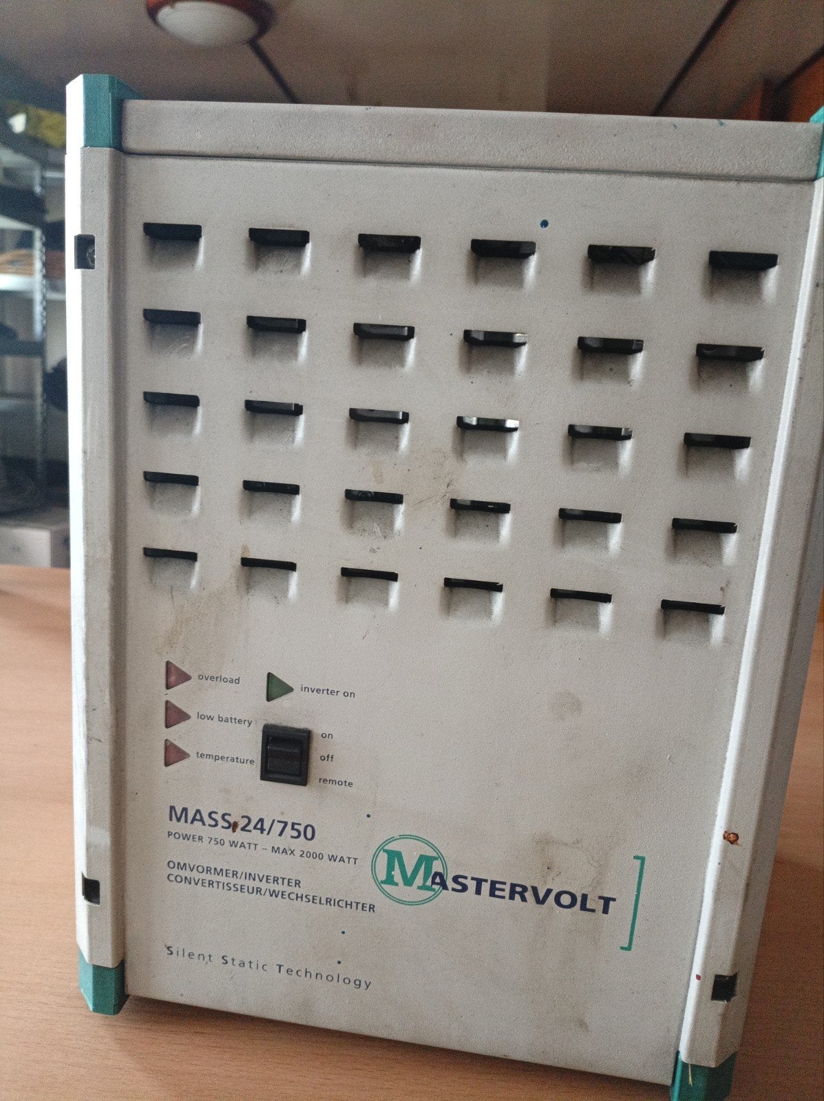 Mastervolt omvormer van 24 volt naar 230 volt 750 watt, Ophalen of Verzenden, Gebruikt, Overige typen